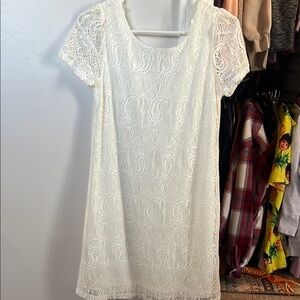 Elegant White Mini Dress with Scoop Neck and Short Sleeves for Bride